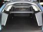 Preview: Beim Modell L11 klappen Sie die Rücksitze Ihres Audi A4 Avant um und entfalten Sie einfach den Kofferraumschutz bis zum Fahrersitz. Sie können jetzt lange, schwere, sperrige, spitze, schmutzige Gegenstände transportieren.