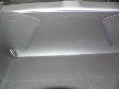 Auch die Heckklappe wird zuverlässig, fensterhoch geschützt.