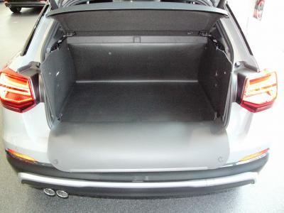 Sie haben nicht nur für den gesamten Kofferraum von Audi Q2 sondern auch für die Ladekante und Stoßstange professionellen und zuverlässigen Schutz vor Schmutz und Beschädigung. Der inhaenger ist selbststehend, ohne Klettverschlüsse, Bänder oder Schnüre.