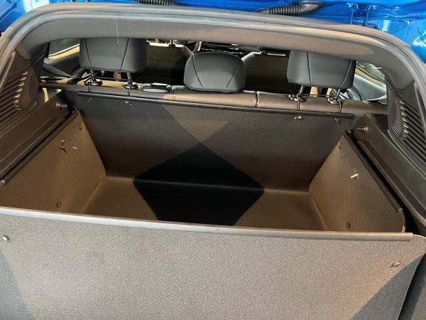 Die Heckklappe des Tonalewird rundum geschützt nicht nur gegen Schmutz und Kratzer, sondern auch dank der 5mm dicken Wand gegen mechanische Beschädigung.