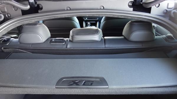 Die Rücksitze Ihres BMW X6 werden bis zur oberkante geschützt