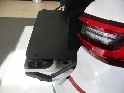 Heckklappe des BMW X5 wird zuverlässig geschützt. Selbst schwere Gegenstände können verschoben werden, ohne dass der Schutz Falten wirft.