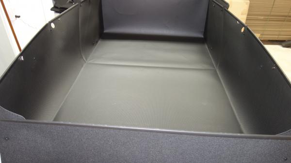 Laderaumwanne Berlingo XL, 2.Position bei umgeklappten Sitzen der 2.Reihe, ein professioneller Schutz, einschl. der Stoßstange