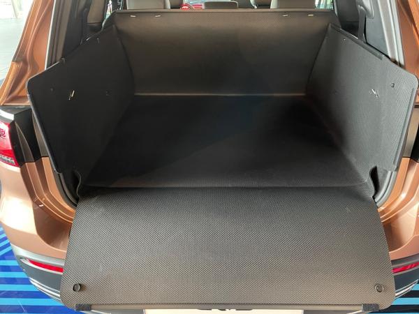 Premium-Kofferraumwanne für Mercedes EQB können Sie sekundenschnell von einer Bodenmatte  entfalten.