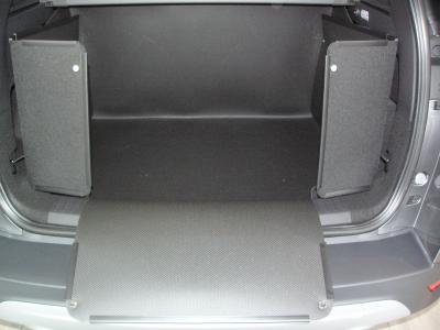 Passgenaue Kofferraumwanne für Ford Kuga, der hohe Kofferraumschutz gegen Schmutz, Nässe und Beschädigung