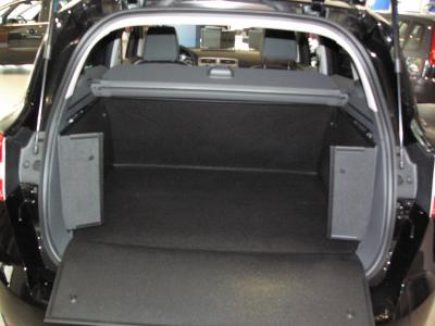 Passgenaue Kofferraumwanne für Ford Kuga, der hohe Kofferraumschutz gegen Schmutz, Nässe und Beschädigung