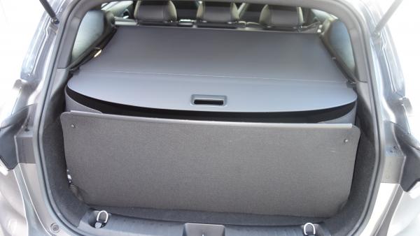 Kofferraumwanne Fiat Tipo Kombi. Ein maximaler Schutz, ziehen Sie am Ende das Andeckrollo einfach zu.tzbedarf einfach zusammenlegen zu einer robuten Bodenmatte