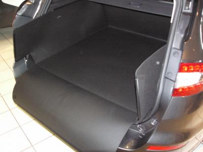 Passgenaue Kofferraumwanne für Ford Mondeo Turnier, der hohe Kofferraumschutz gegen Schmutz, Nässe und Beschädigung