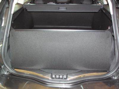 Passgenaue Kofferraumwanne für Ford Mondeo Turnier, der hohe Kofferraumschutz gegen Schmutz, Nässe und Beschädigung