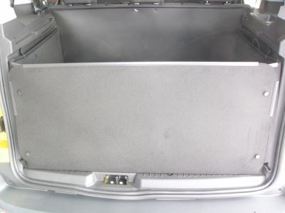 Passgenaue Kofferraumwanne für Ford Tourneo Connect, der hohe Kofferraumschutz gegen Schmutz, Nässe und Beschädigung