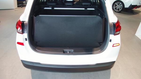 Eine Kofferraumwanne Hyundai ic30 cw, die Sie bei jeglichem Transport bedenkenlos einsetzen können, nicht nur für Ihren Hund