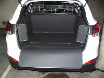 Der hohe Kofferraumschutz für Hyundai ix35,  passgenaue Kofferraumwanne gegen Schmutz, Nässe und Beschädigung
