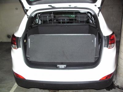 Der hohe Kofferraumschutz für Hyundai ix35,  passgenaue Kofferraumwanne gegen Schmutz, Nässe und Beschädigung