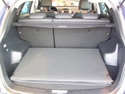 Der hohe Kofferraumschutz für Hyundai ix35,  passgenaue Kofferraumwanne gegen Schmutz, Nässe und Beschädigung