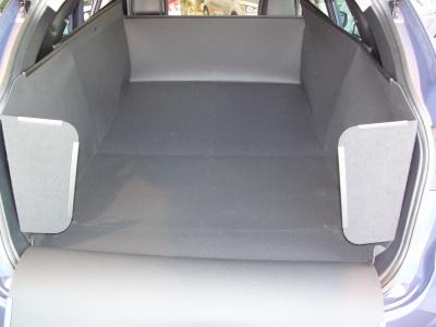 Der hohe Kofferraumschutz für Hyundai ix35,  passgenaue Kofferraumwanne gegen Schmutz, Nässe und Beschädigung