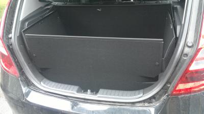 Passgenaue Kofferraumwanne für Hyundai i30, der hohe Kofferraumschutz gegen Schmutz, Nässe und Beschädigung