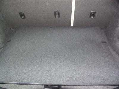 Der hohe Kofferraumschutz für Land Rover Evoque,  passgenaue Kofferraumwanne gegen Schmutz, Nässe und Beschädigung