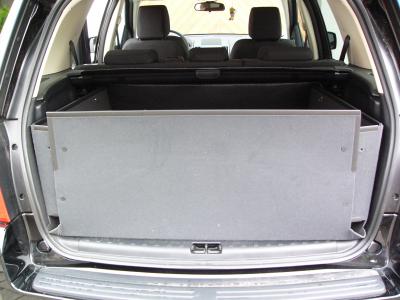 Hoher Kofferraumschutz für Land Rover Freelander 2,  passgenaue Kofferraumwanne gegen Schmutz, Nässe und Beschädigung