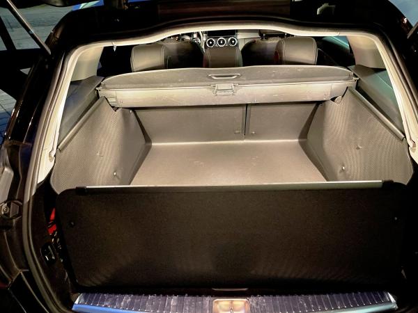 Kofferraumwanne C-Klasse T-Modell.  Zuverlässiger Schutz wie eine unverwüstliche 2.Haut. Hervorragender Schutz beim Transport von Hund und langen gegenständen