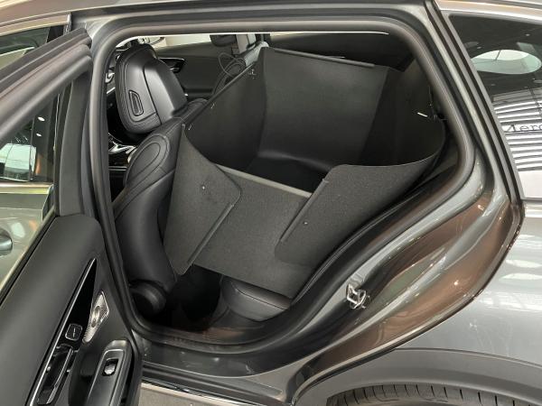 Rückbank Ihres C-Klasse T-Modells wird 2drittel zuverlässig geschützt