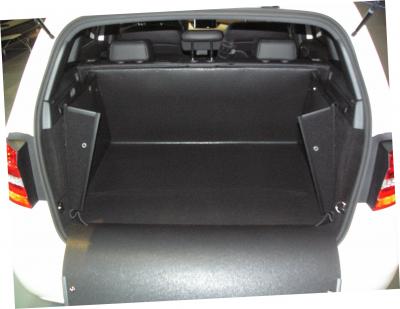 Sie haben nicht nur für den gesamten Kofferraum der B-Klasse in der 1.Gebrauchsstellung sondern auch für die Ladekante und Stoßstange professionellen und zuverlässigen Schutz vor Schmutz und Beschädigung. Der inhaenger ist selbststehend, ohne Klettverschl