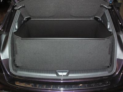 Kofferraumwanne GLA. Professioneller Rundumschutz gegen Schmutz und Beschädigung