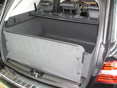 Kofferraumwanne GLE. Zuverlässiger Rundumschutz. Rückenlehnen können umgeklappt werden