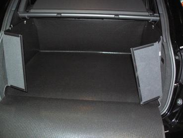 Sie haben nicht nur für den gesamten Kofferraum von Porsche Cayenne sondern auch für die Ladekante und Stoßstange professionellen und zuverlässigen Schutz vor Schmutz und Beschädigung. Der inhaenger ist selbststehend, ohne Klettverschlüsse, Bänder oder Sc