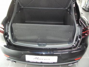 Sind die Rücksitze aufrecht, nutzen Sie den Kofferraumschutz Modell L11 zum Schutz nur des Kofferraums.