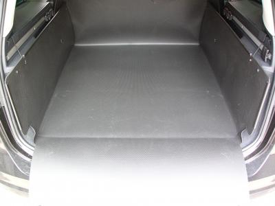 Kofferraumwanne Alhambra, vorgeschobene Rücksitze