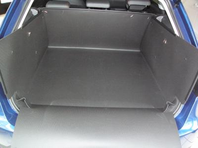 Sie haben nicht nur für den gesamten Kofferraum von Seat Leon ST sondern auch für die Ladekante und Stoßstange professionellen und zuverlässigen Schutz vor Schmutz und Beschädigung. Der inhaenger ist selbststehend, ohne Klettverschlüsse, Bänder oder Schnü