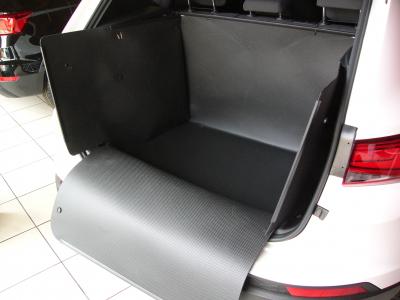 Kofferraumwanne Karoq. Kofferraumboden standardmäßig tief