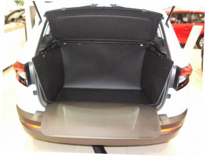 Kofferraumwanne Karoq. Kofferraumboden standardmäßig tief