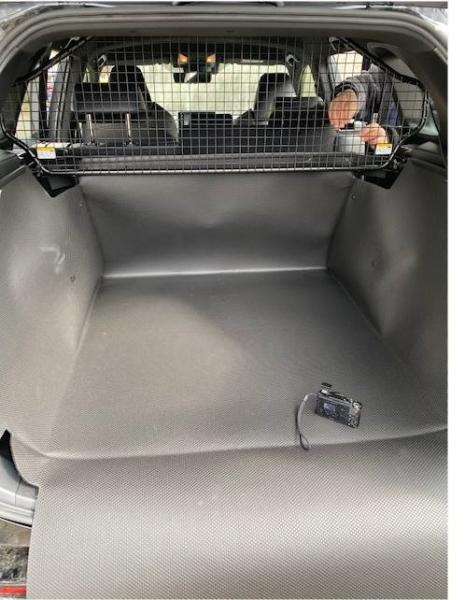 Der Kofferraumschutz für Toyota RAV4 / Hybrid wird innerhalb von Sekunden zu einem wasserdichten Kofferraumschutz, der 100%igen Schutz gewährleistet, einschl. der Stoßstange