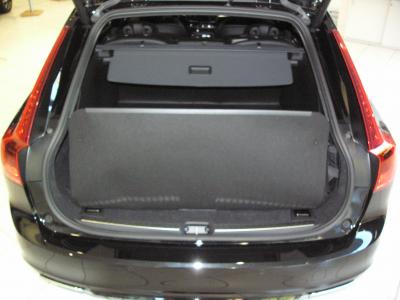 Kofferraumwanne V90. Umklappbare Rückwand