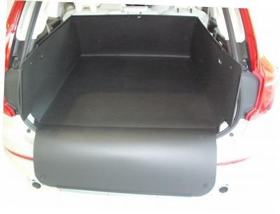 Ein hoher Kofferraumschutz mit integriertem Stoßdämpferschutz für Volvo XC90 bis zu den Fenstern lässt sich im Bedarfsfall sekundenschnell zusammenklappen un d Sie haben einen aufgeräumten Kofferraum.