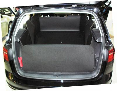 Kofferraumwanne Golf Sportsvan. 1. für Kofferraum, 2. gesamten Laderaum