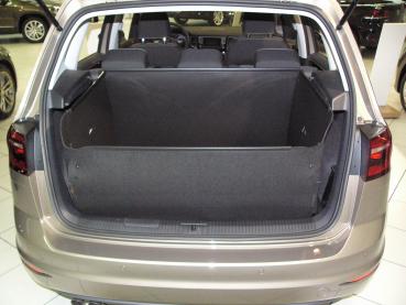 Kofferraumwanne Golf Sportsvan. Professioneller Schutz