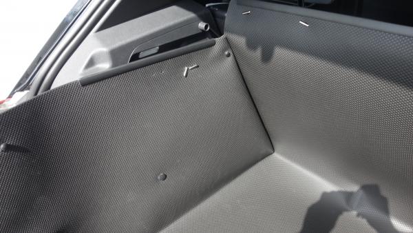 Ein einmaliger Schutz der Seitenwände von VW ID.3 ist die tägliche Aufgabe des selbsttragenden Kofferraumschutzes- inhaenger-