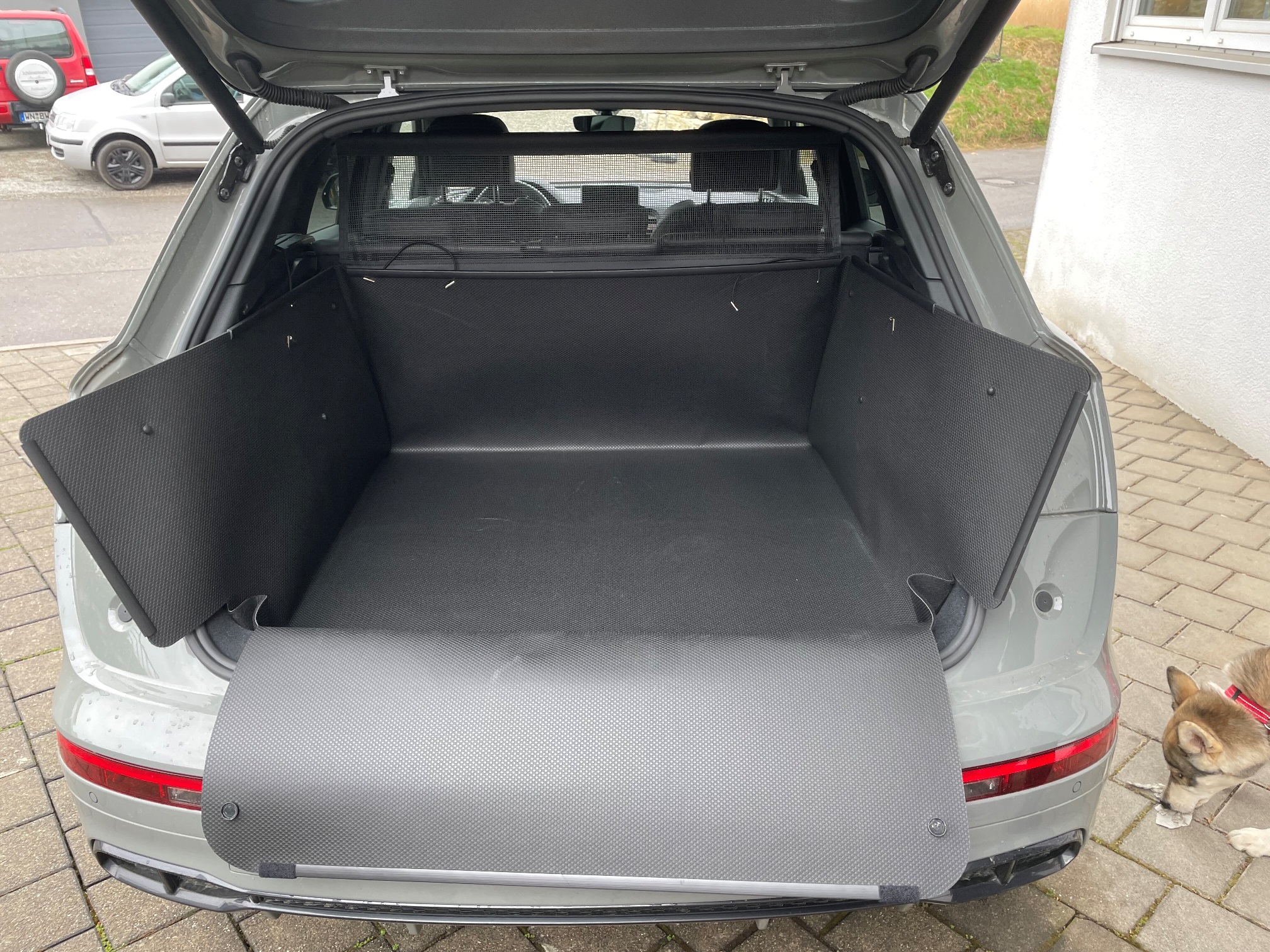 Kofferraumschutz Audi Q5: Stabil, flexibel, alltagstauglich!