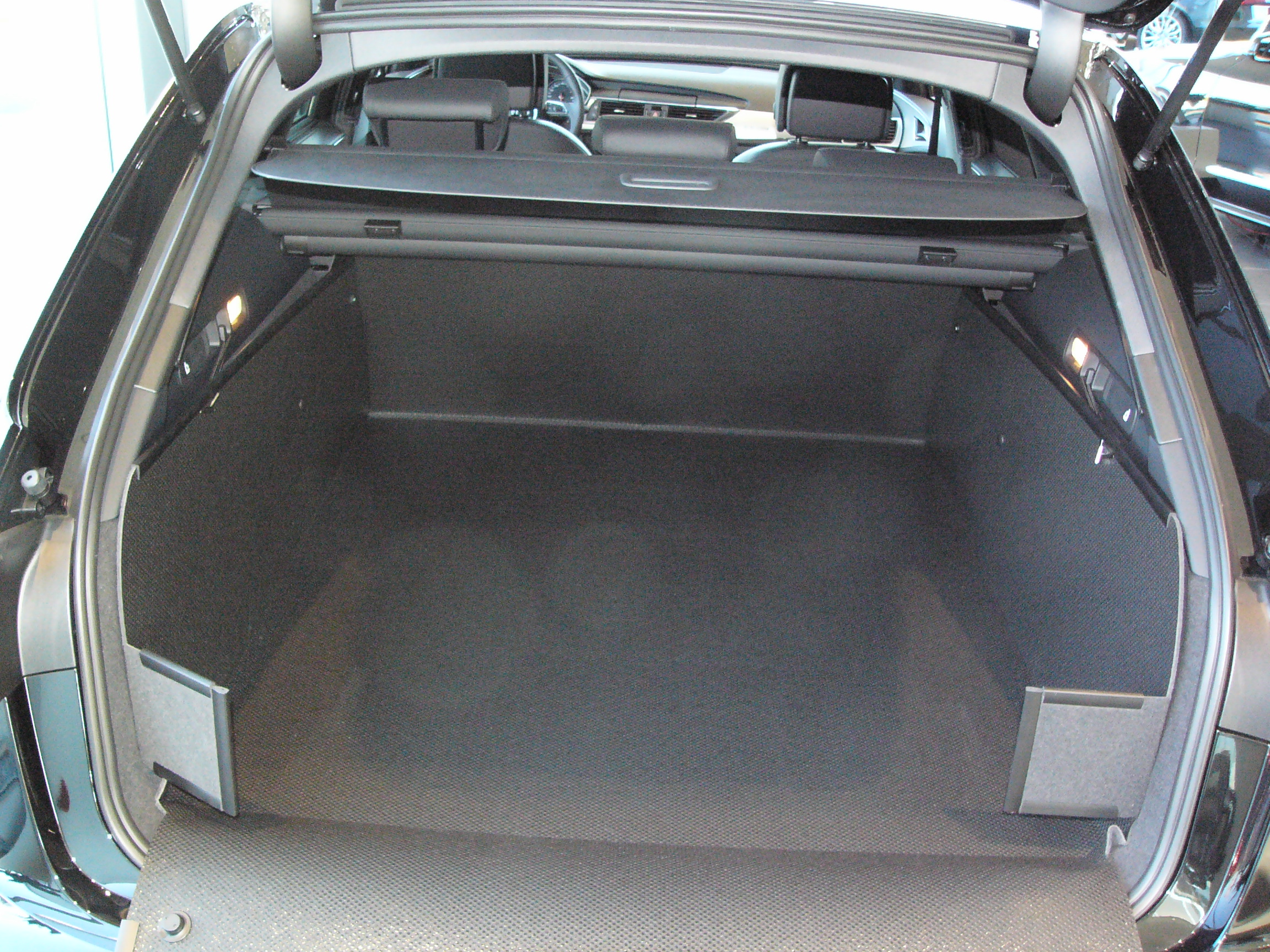 Kofferraumschutz für Audi A6 Avant: Formstabile Kofferraumwanne