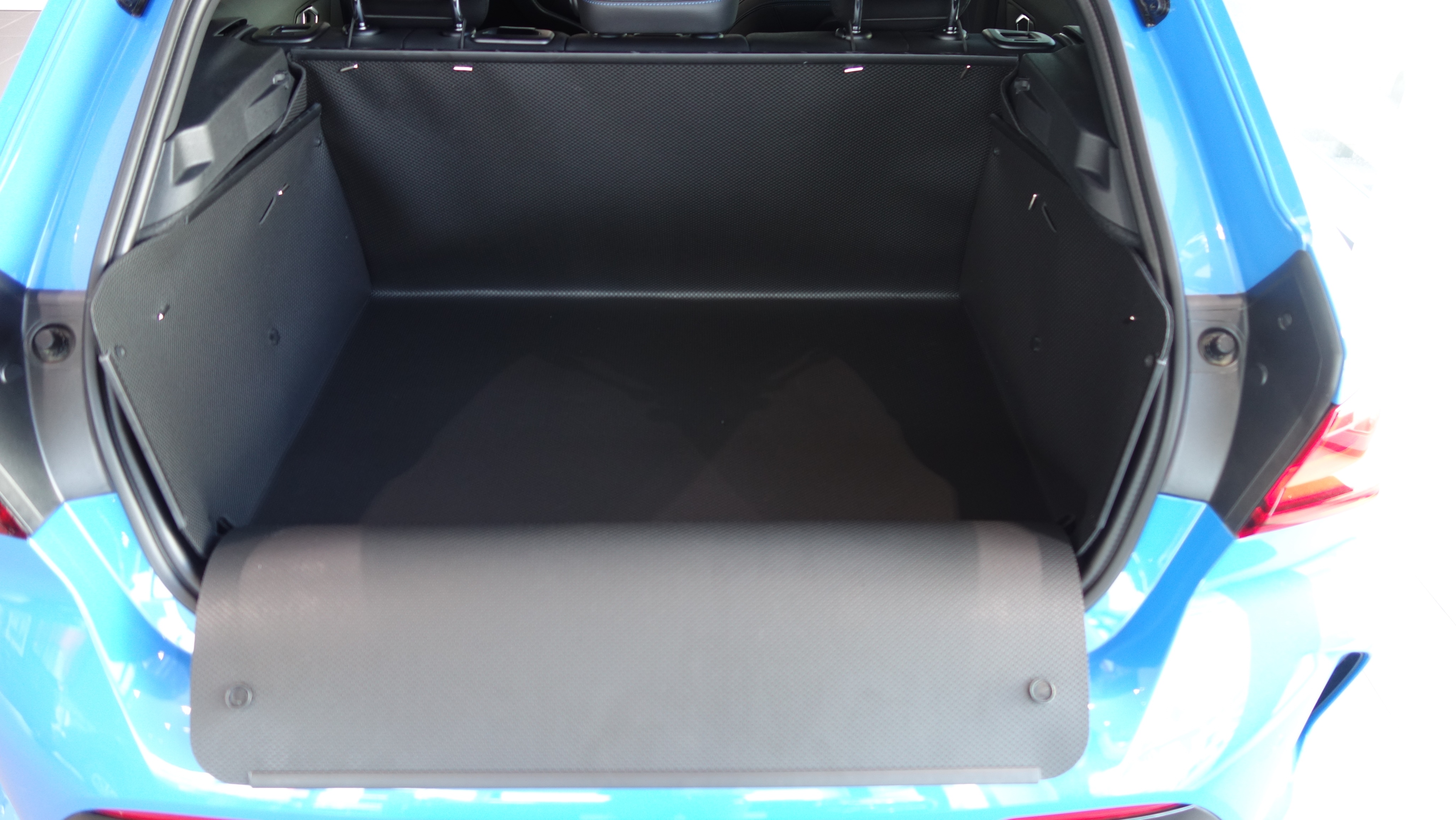 Die multifunktionale Kofferraumwanne für BMW 1er: