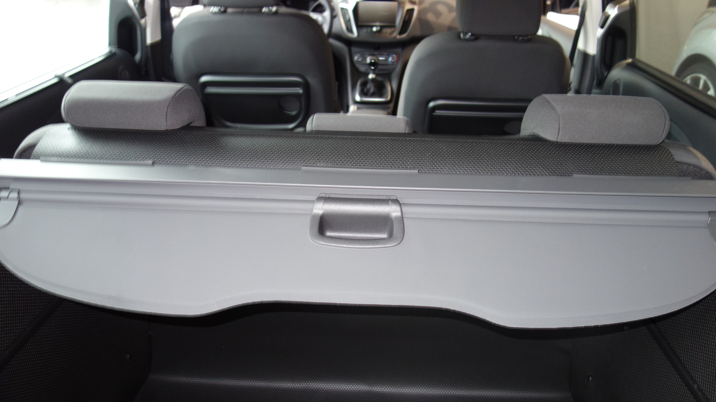 Kofferraumwanne Ford Grand C-Max 5 Sitzer der Extraklasse und Beschädigung
