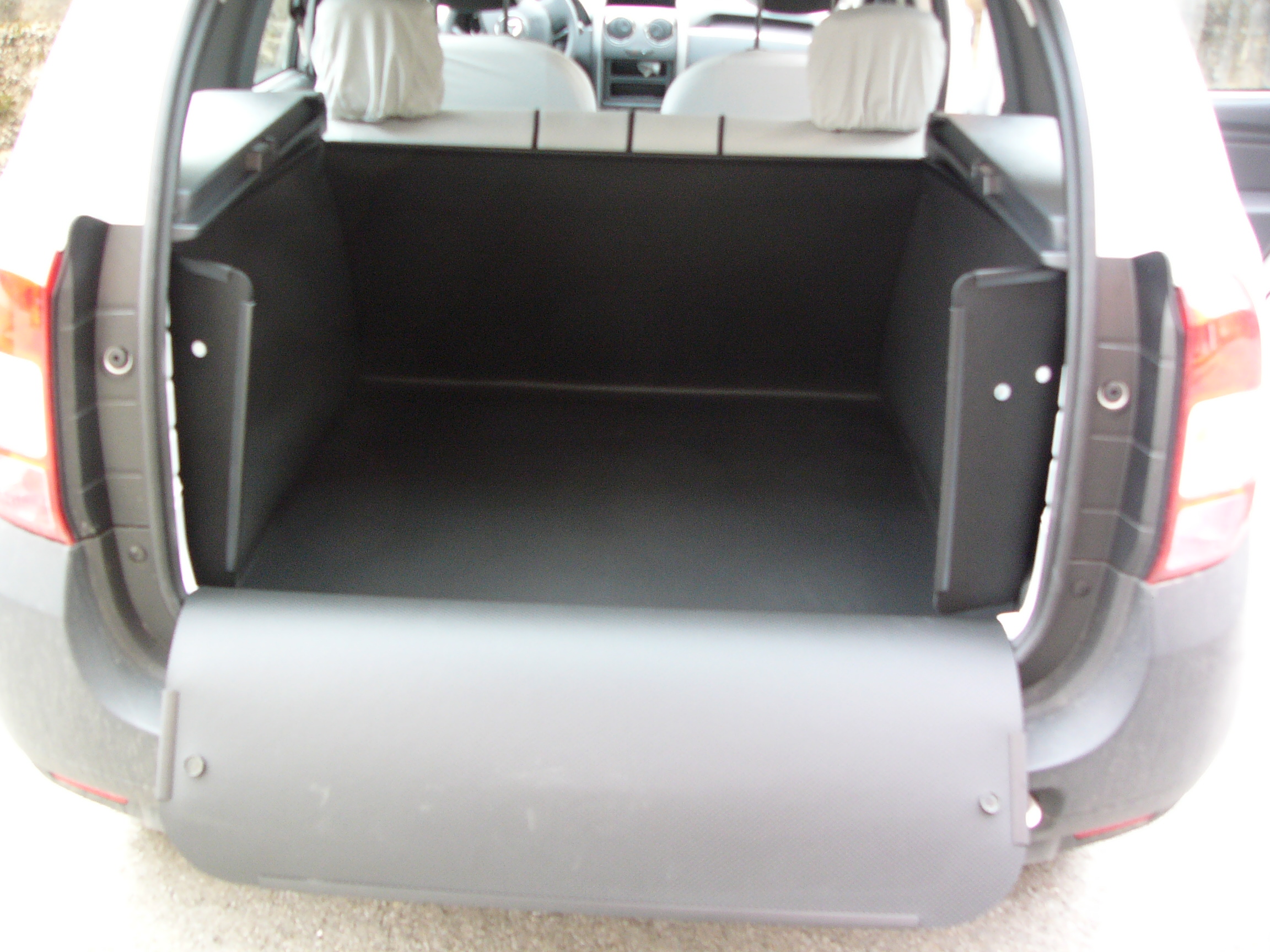Kofferraumwanne für Dacia Duster 4x2