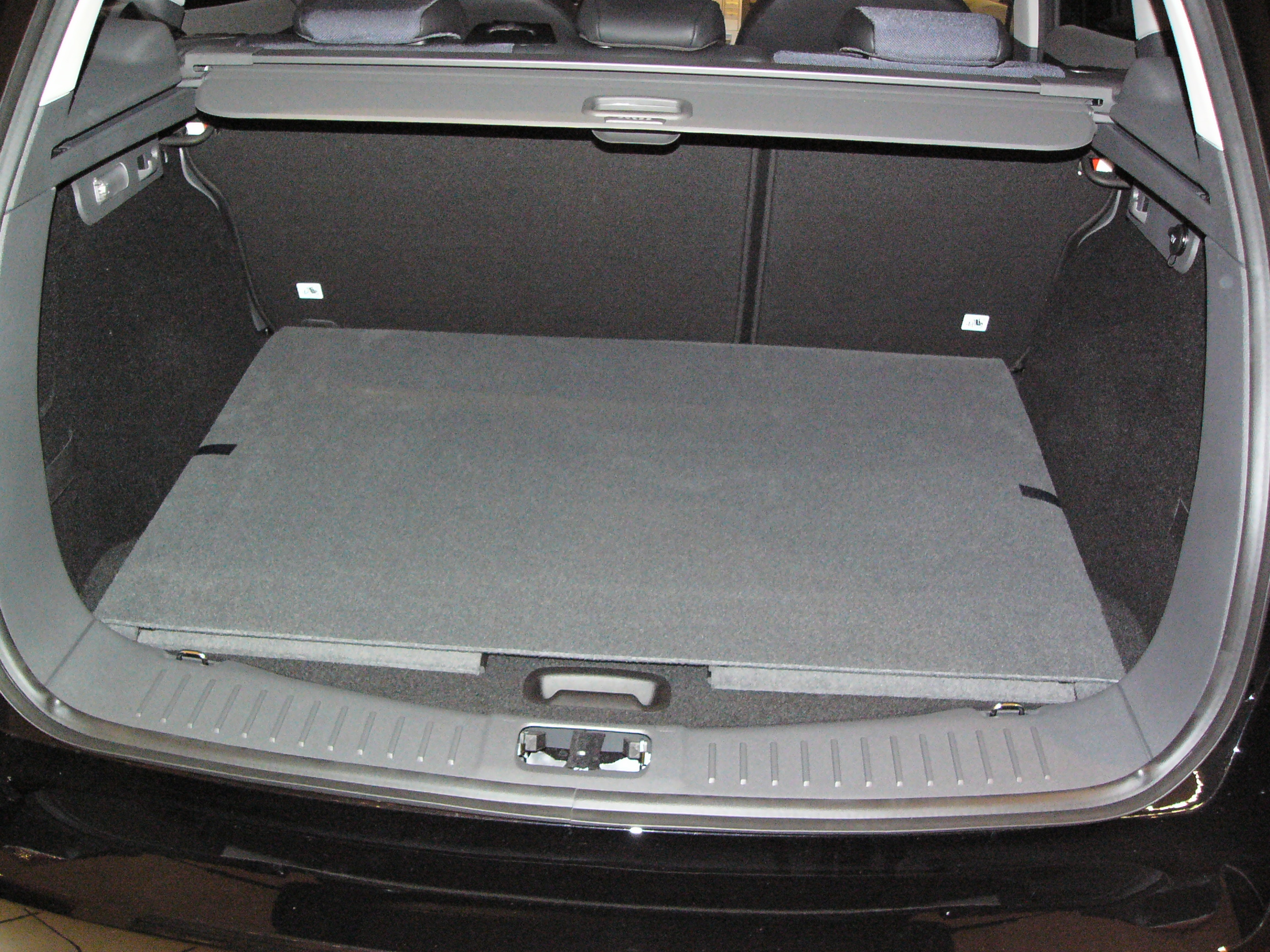 Ford Kuga SUV Kunstleder Kofferraumdecke Kofferraumschutz Laderaum Abdeckung