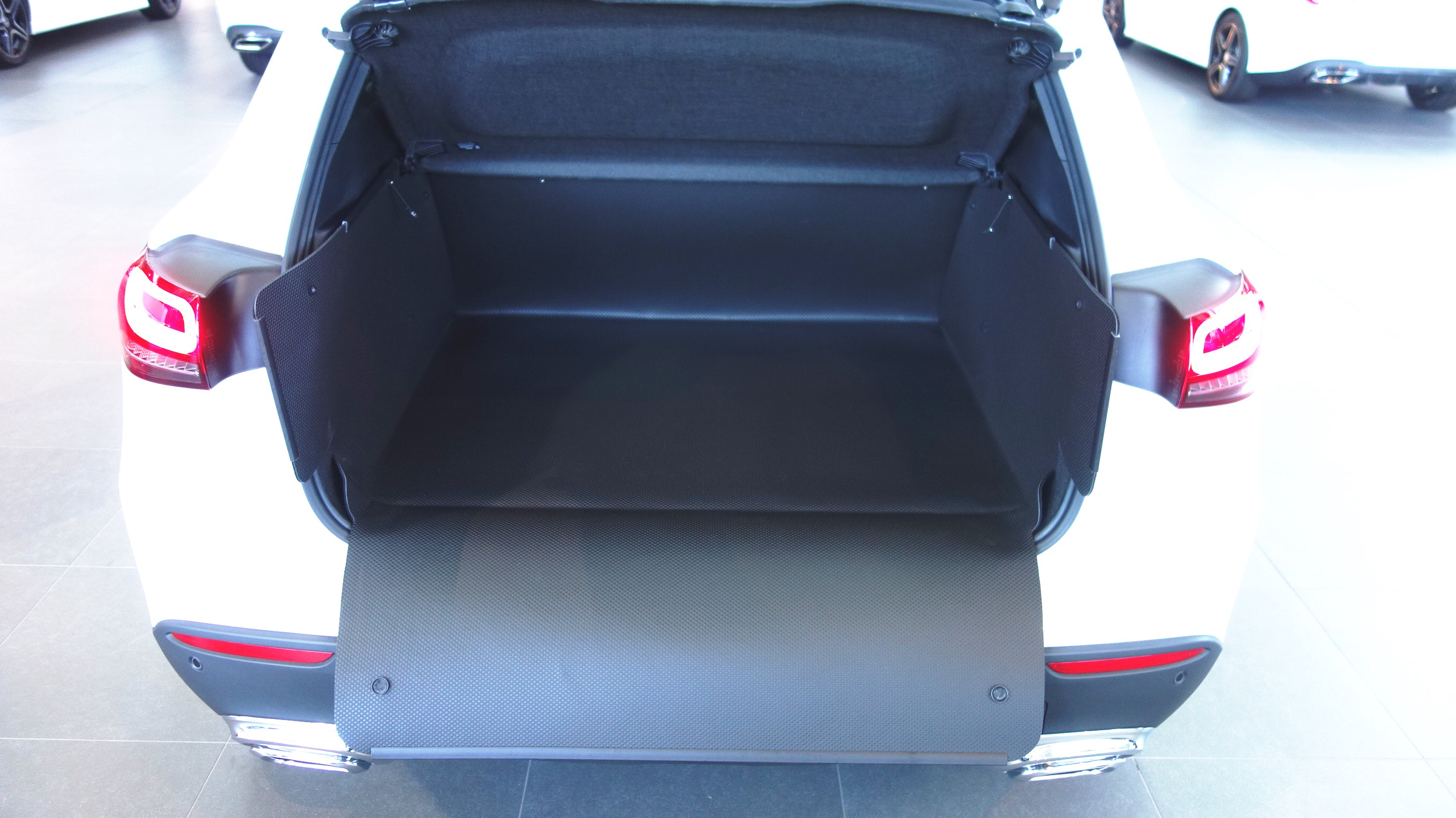 Kofferraumwanne, Hundebox für Mercedes GLA