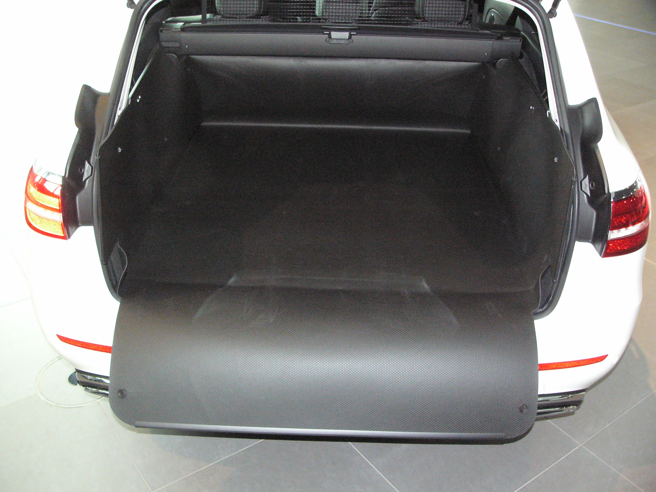 Kofferraumwanne, Hundebox für E-klasse T-Modell Mercedes