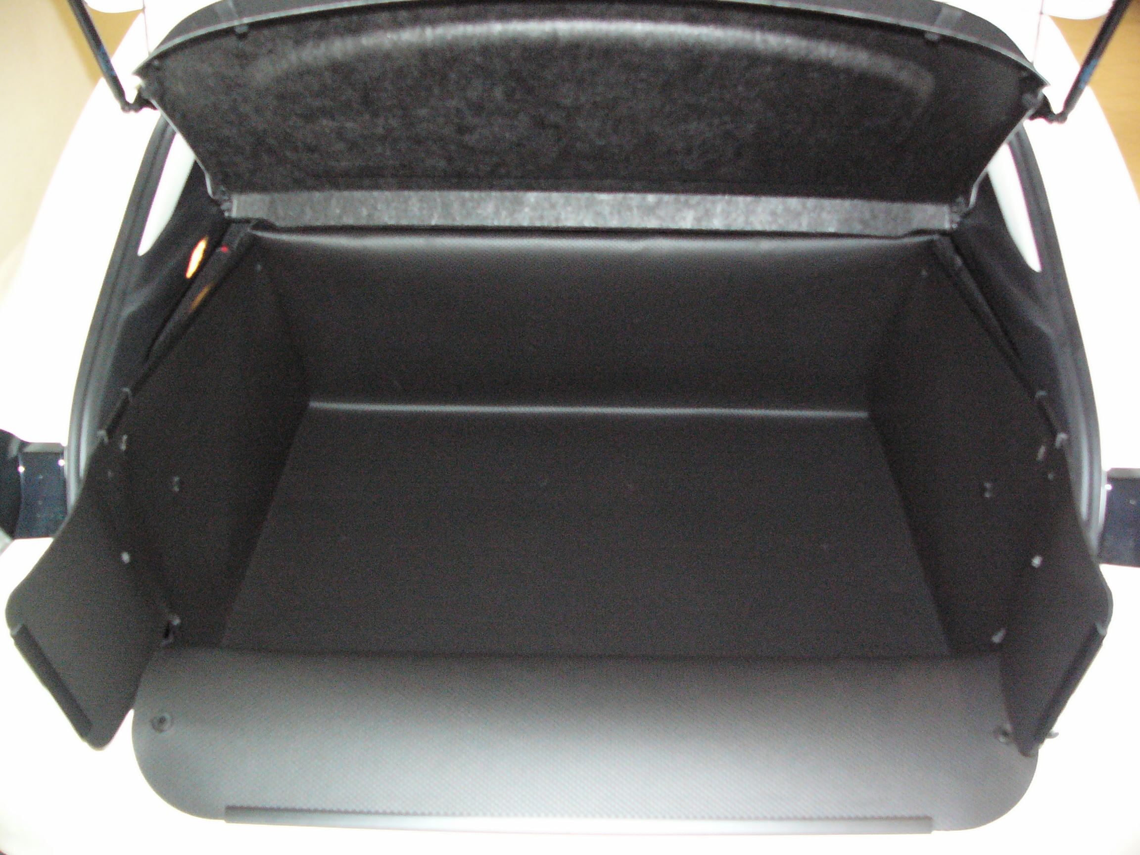 Kofferraumwanne aus Antirutsch-Plastik Mazda 3 III ab 09.2013