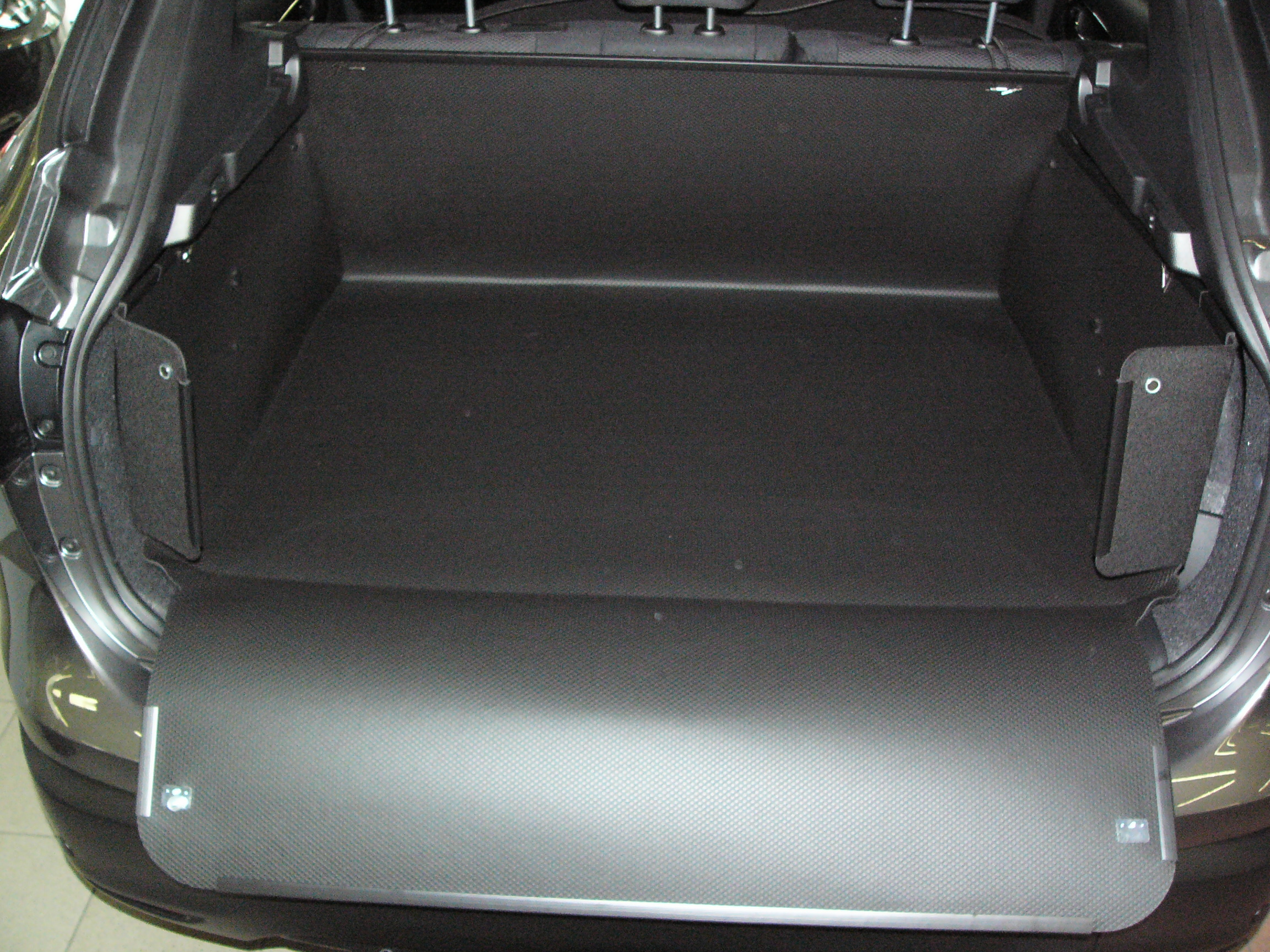 Nissan Qashqai ab 2014 Kofferraumschutz schwarz Starliner m Stossstangenschutz