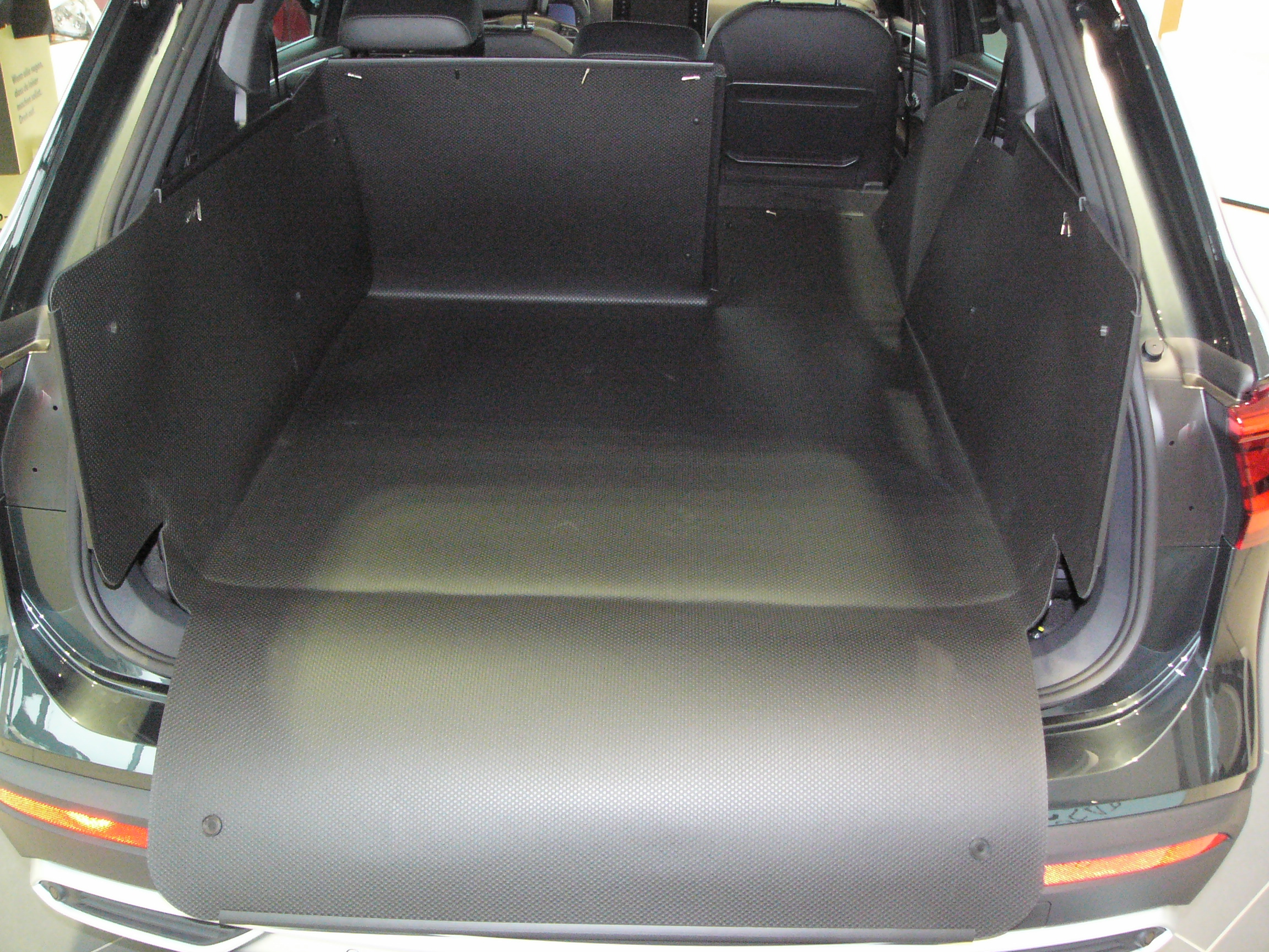 Kofferraumwanne M13 für Seat Tarraco: Der! Kofferraumshutz